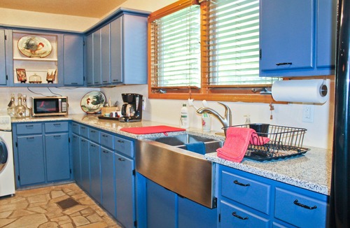Yellville Cabin | You choose: Getaway, Gateway, or Both!