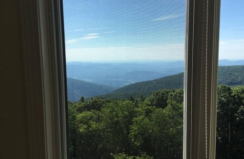 Chestnut Springs Condo | You deserve it all! Awesome Views, Comfy Condo & Elevator!