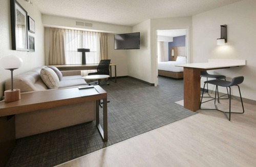 Fossil Creek Hotel | You Found it! Three Relaxing 2BR Suites, Swimming Pool, Free Parking & Breakfast