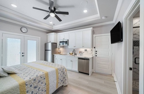 Southeast Houston Apartment | Your 2024 Ideal Studio Near Medical Ctr & Downtown