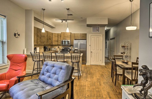 River District Condo | Your 2BD Wilmington Spring Break Retreat!