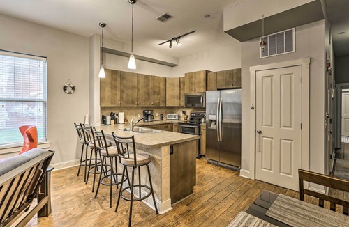 River District Condo | Your 2BD Wilmington Spring Break Retreat!