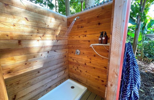 Kealakekua Cabin | Your adobe among the trees