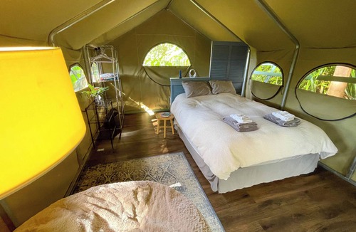 Kealakekua Cabin | Your adobe among the trees