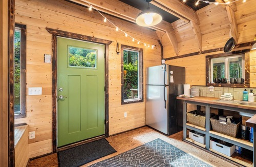 Gold Bar Cabin | Your Adventure Basecamp - A Semi Off-Grid Experience with Sauna