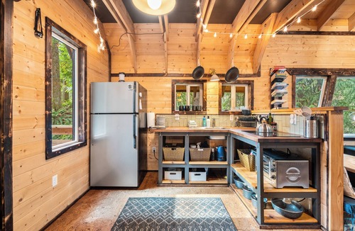 Gold Bar Cabin | Your Adventure Basecamp - A Semi Off-Grid Experience with Sauna