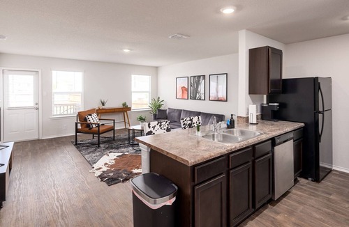 San Antonio House | Your Alamo Oasis