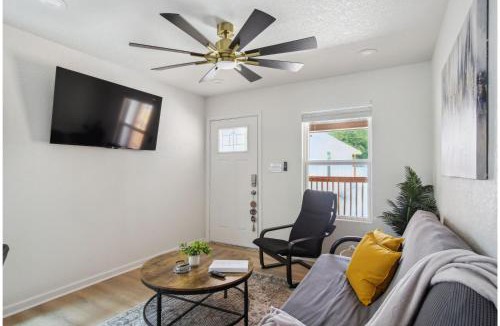 Denver Heights House | Your Amazing 3BR2BA Downtown Delight