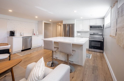 Boblo Island House | Your Amherstburg Oasis