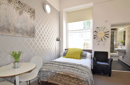 Bristol Apartment | Your Apartment Berkeley Sq Pads #7