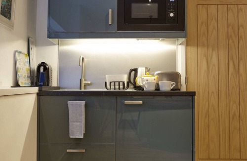 Southville Villa | Your Apartment | Bristol The Mural