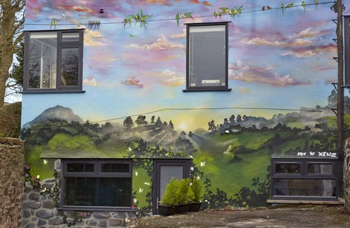 Southville Villa | Your Apartment | Bristol The Mural