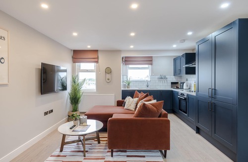 Askew Apartment | Your Apartment Shepherd's Bush