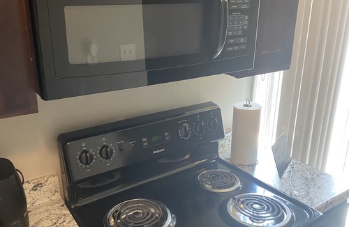 College Park House | Your Atlanta Townhome getaway 5 minutes from the world’s busiest airport