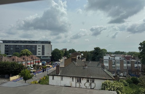 Barnhill Apartment | Your base to explore London