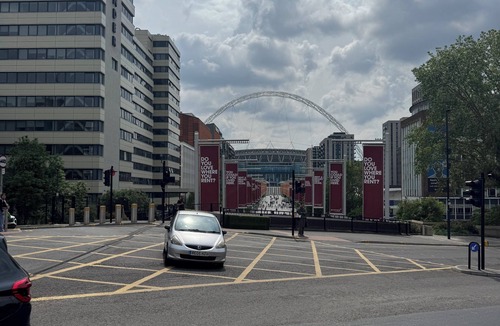 Barnhill Apartment | Your base to explore London