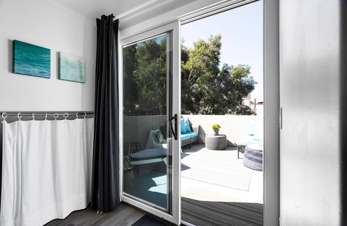 Mission Beach House | Your Beach vacation is a one click away!