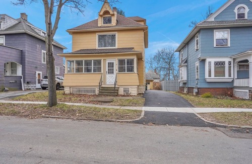 Rochester House | Your beautiful home away from home