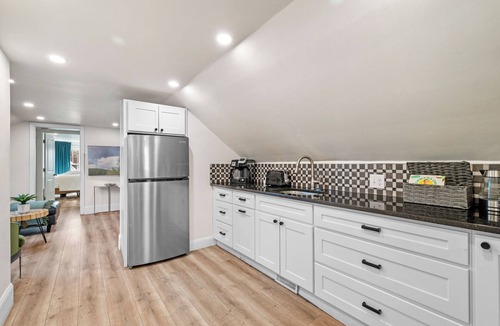 Roslindale Condo | Your Boston Retreat on the Third Floor