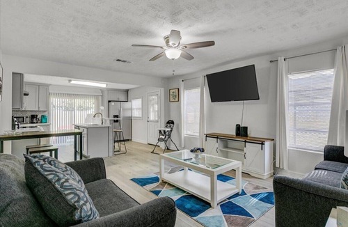 Bridge City House | Your Bridge City Bliss Awaits in this 3 Bdrm Gem!