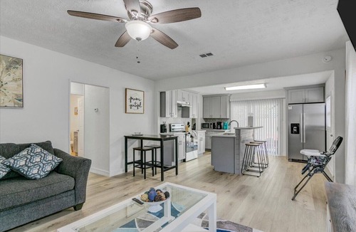 Bridge City House | Your Bridge City Bliss Awaits in this 3 Bdrm Gem!