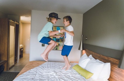 Circleville Resort | Your Catskills Waterpark Hideaway! 3 Big Rooms w/Balconies & Waterpark Access!