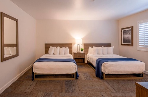 Moss Landing Hotel | Your Coastal Hideaway: Two Double Room