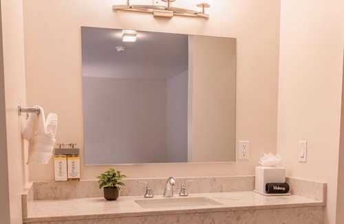 Moss Landing Hotel | Your Coastal Hideaway: Two Double Room