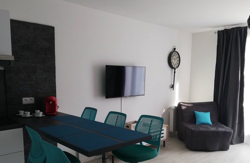 Montevrain Apartment | Your colorful apartment near Disneyland!