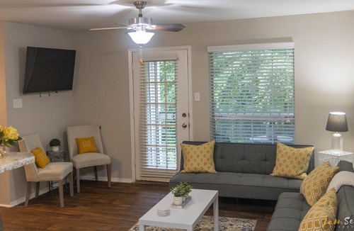 Red Bank Apartment | Your comfort zone! Mins from downtown and Northshore