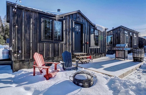 Lac-des-Plages Cabin | Your Cozy Cabin Retreat