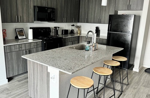 George Bush Park/Eldridge Apartment | Your Cozy & Captivating Condo!