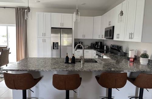 Jacarandas House | Your Cozy Corner in Cape Coral