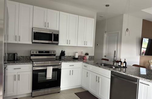 Jacarandas House | Your Cozy Corner in Cape Coral