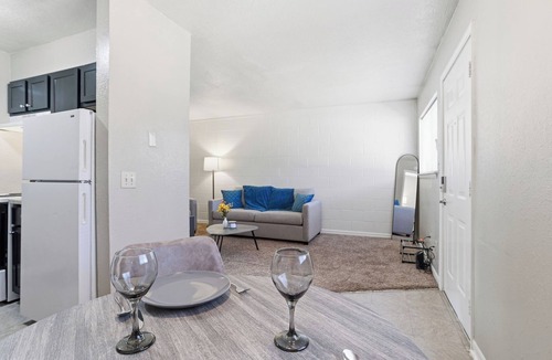 Central Oklahoma City Apartment | Your Cozy Oasis With OKC Skyline View Near OU Medical Center