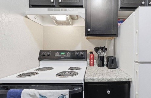 Central Oklahoma City Apartment | Your Cozy Oasis With OKC Skyline View Near OU Medical Center