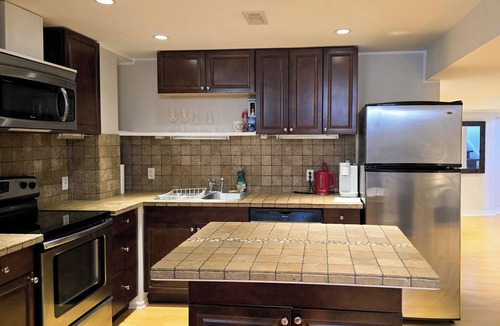 Lisgar House | Your Cozy Space Called Home | Private & Spacious