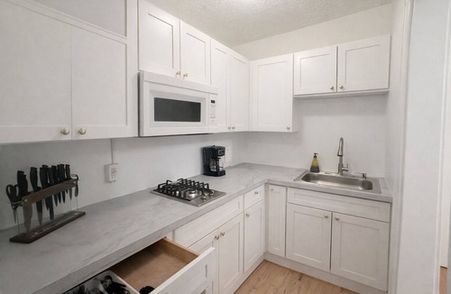 East Avenue Apartment | Your Cozy Studio HighFalls TV Kitchen Rochest DT.