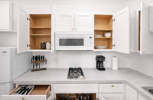 East Avenue Apartment | Your Cozy Studio HighFalls TV Kitchen Rochest DT.