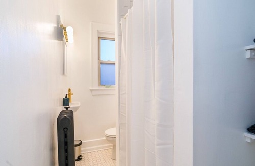 East Avenue Apartment | Your Cozy Studio HighFalls TV+Kitchen+Rochest DT.