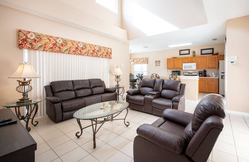 Highgate Park House | Your Davenport Oasis