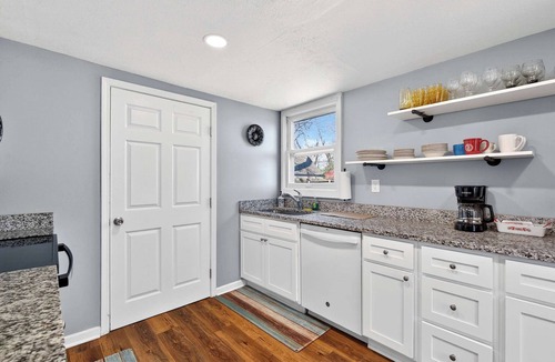 Shelby Park House | Your DERBY-ready home close to Churchill Downs!