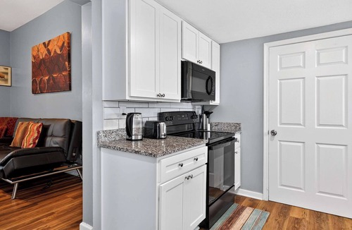 Shelby Park House | Your DERBY-ready home close to Churchill Downs!
