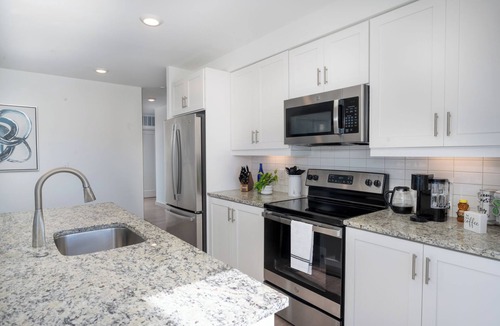Sobro Condo | Your Downtown Nashville Getaway with Stunning City Views!