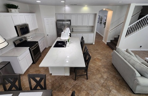 El Centro House | Your Dream 5 BR Getaway -Sleeps 11+-Great Location