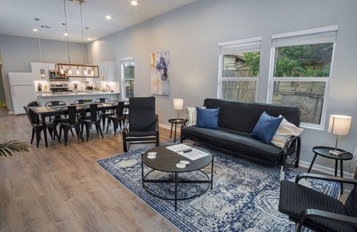 Nevada Street House | Your Dream Stay 4BR/2BA Near Downtown & Riverwalk