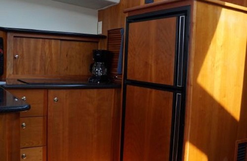 Thompson Square - Bunker Hill Boat Rental | Your Floating Suite in Boston Harbor