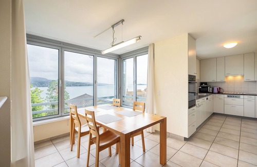Horgen District Apartment | Your fully equipped base with weekly cleaning & free parking for Zürich and Zug