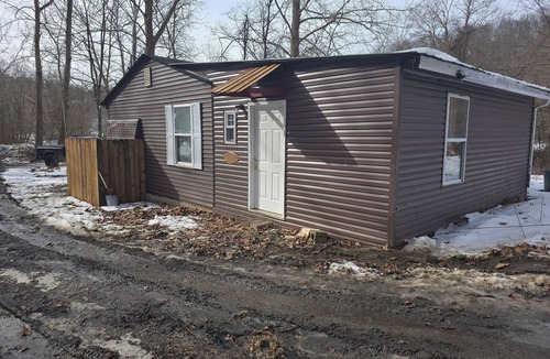 Glouster Cabin | Your Happy Place