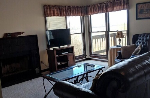 Dover House | Your Headquarters for Kentucky Lake Adventures!
